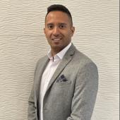 Photo for Janek Senaratne